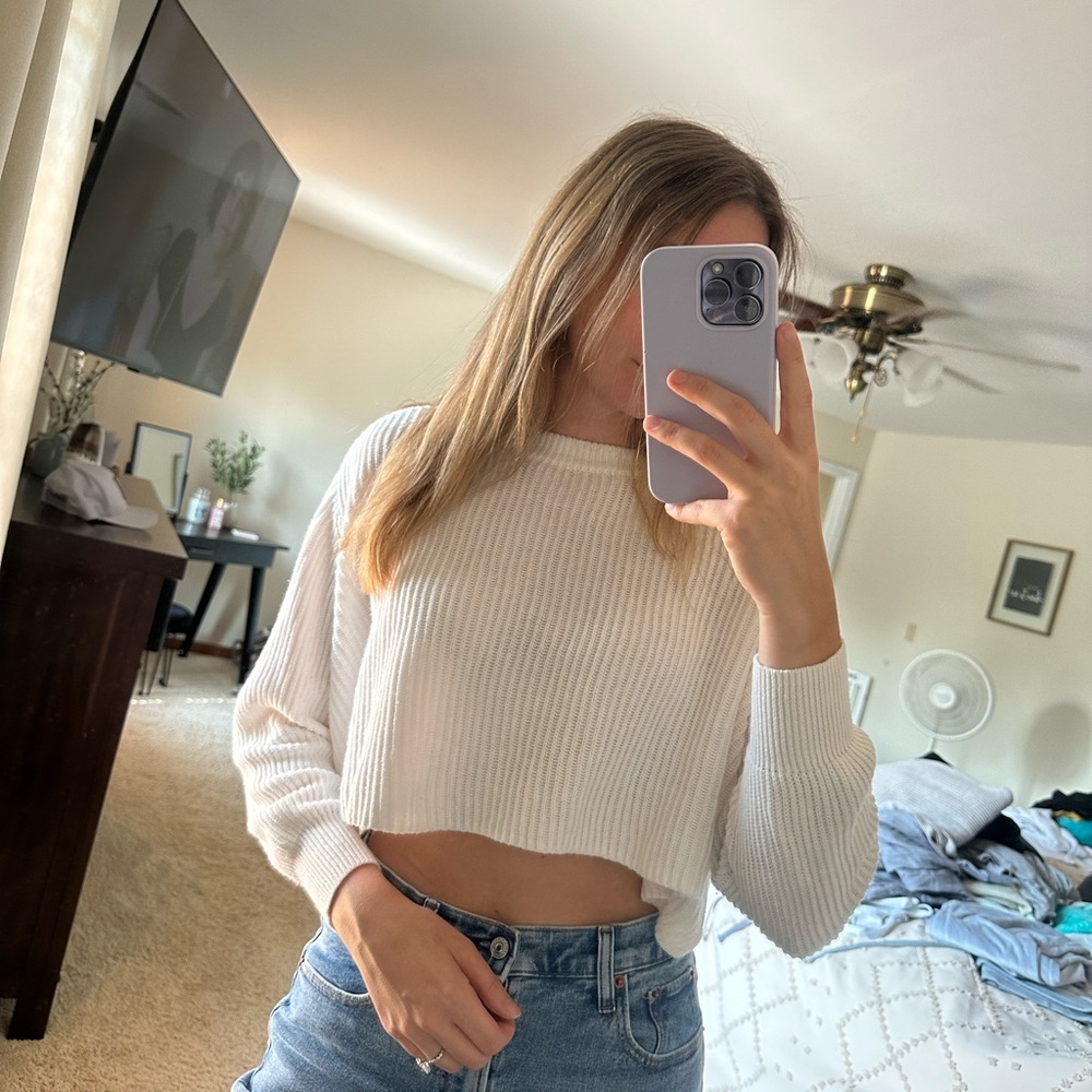 Women's White Cropped Sweater Top